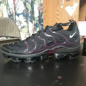 Mens basketball shoes